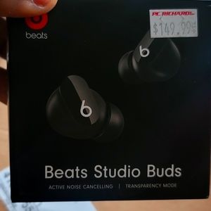 Beat noise canceling headphones